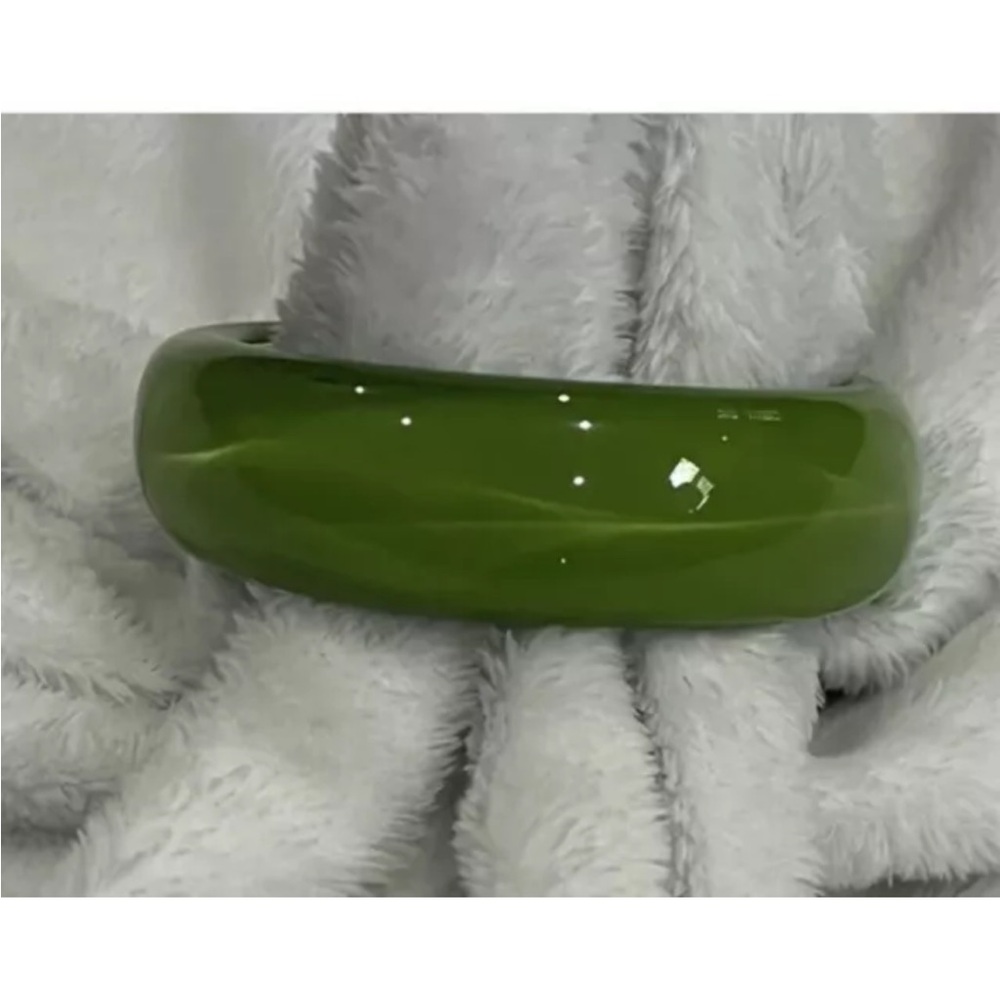 rara avis by iris apfel Green resin bangle bracelet 7.8” circumference